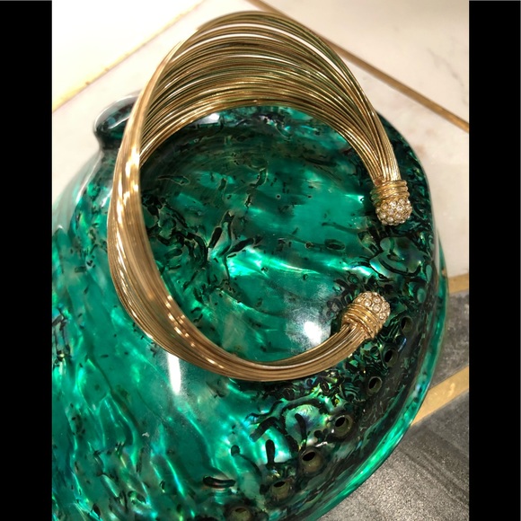 Gold wire wide cuff bracelet - Picture 2 of 4